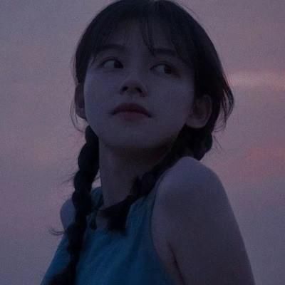 马甲线|小姐姐“肚子鼓鼓”像怀孕，坚持这3习惯，你的马甲线在召唤你