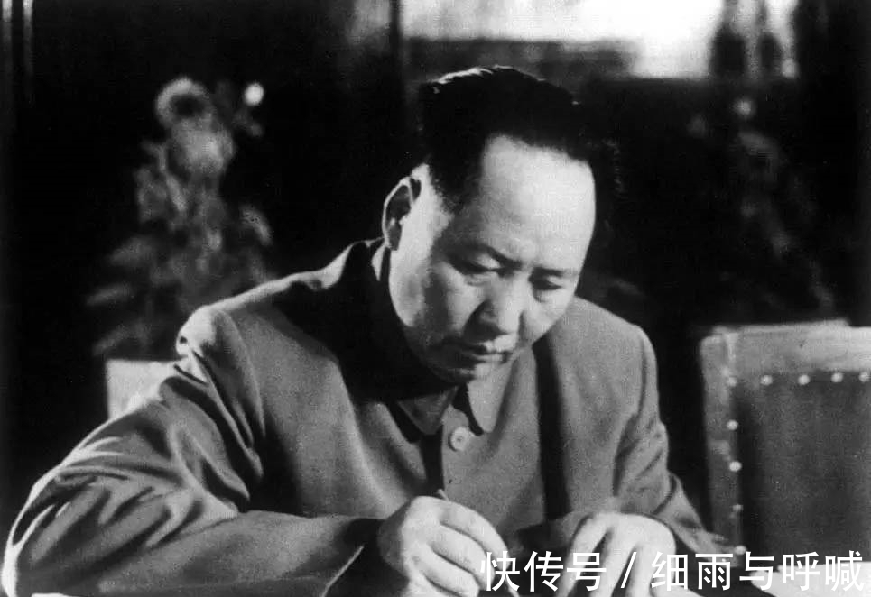 书法家!毛主席的书法魅力:字体与内容实属难得,如高举的火把照亮前方