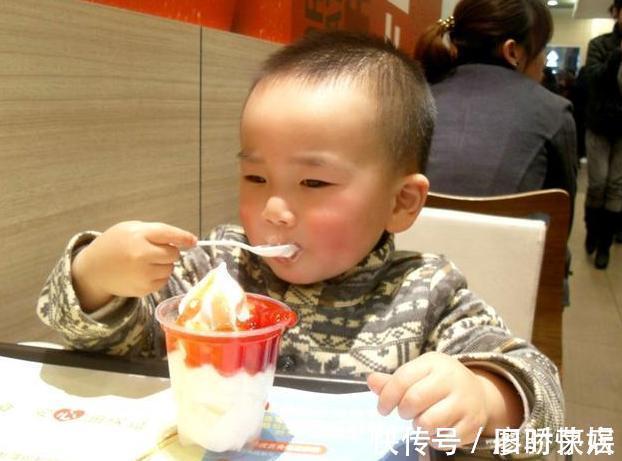 郑姐|吃一次7天不消化,很多父母天天喂娃吃,儿科主任溺爱毁掉孩子