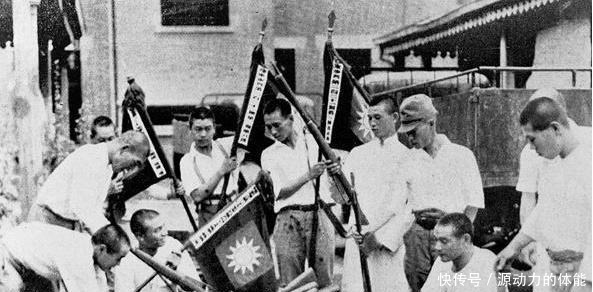 记者|日本随军记者拍摄日军“抢掠”照,被日军掠夺到军营的中国女孩