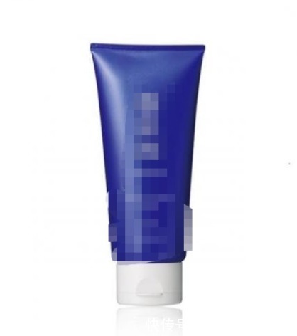 泡沫|这两款网红洗面奶被央视曝光,有些人还在使用,难怪烂脸还长痘