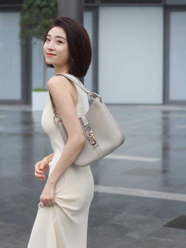 穿搭|秋天想穿出高级优雅感，可以尝试这4套穿搭，让你美出新高度