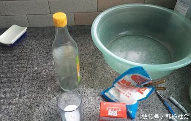 花露水|卫生间下水道里倒一碗,再臭再脏全消失,还没小飞虫,简单有效