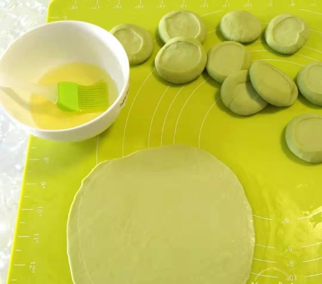 茼蒿汁|春饼的新做法，不用上锅蒸，薄软又筋道，卷肉卷菜可香了