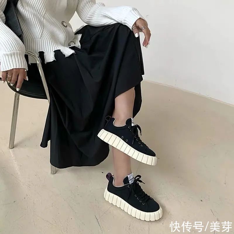 小白鞋过时啦，这5双鞋才是谁穿谁时髦