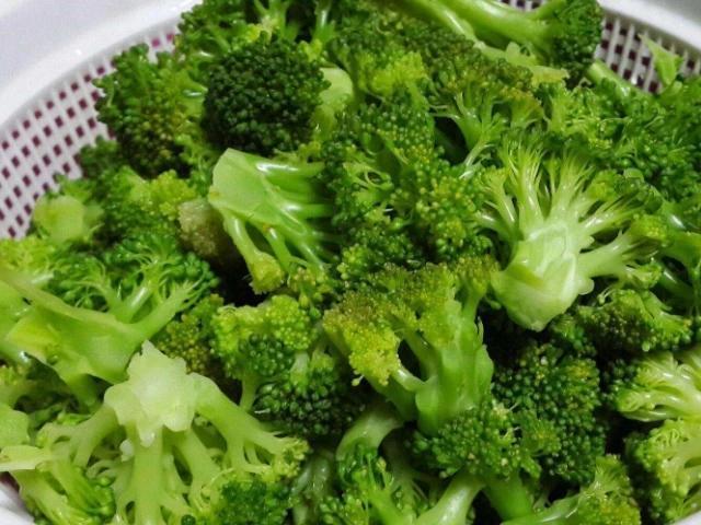 叶酸|怀孕后,孕妈每天尽量多吃4物,补充叶酸,或对胎儿发育有好处