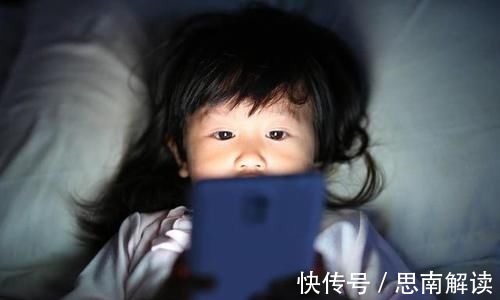 策策|俩个同龄宝宝在一起玩,身高体重差距大引争议:小码遇到了加大码