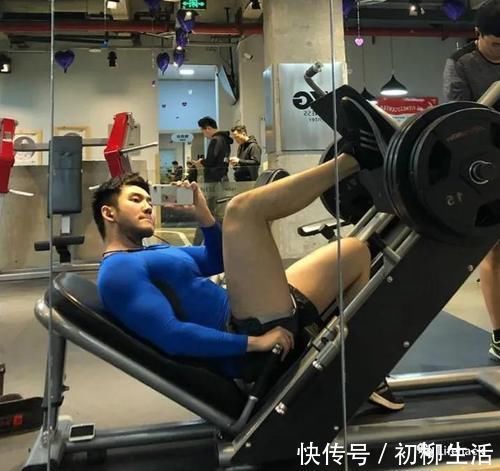 肌肉|185cm肌肉男模走红,雄性荷尔蒙让网友不淡定了