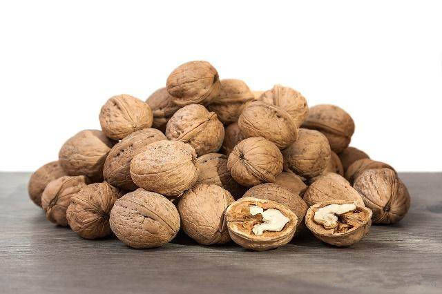 怀孕期间,孕妈经常吃这5种零食,对胎宝宝发育好处多多,别忽略