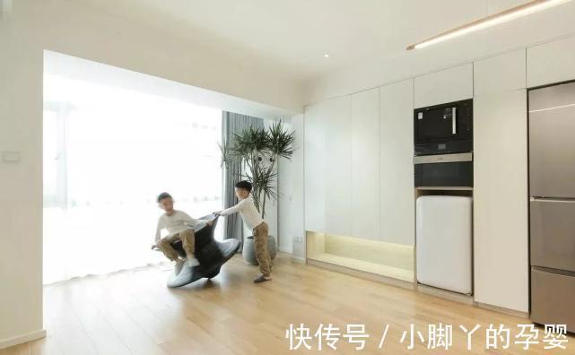 客厅|你家客厅还是沙发+茶几?早过时了,现在都这样装!