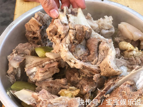 排骨|煮排骨大骨头时,记住“3用2不放”,肉香腥味小,汤白味道鲜