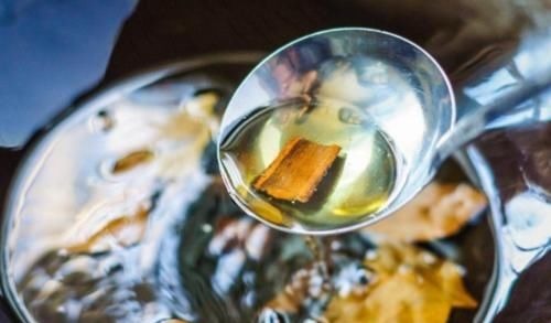 炸辣椒油时,直接泼热油就“废”了,牢记5料4味,辣椒油鲜香红亮