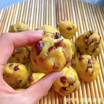 开胃解腻红枣玉米小窝头,一盘可不够