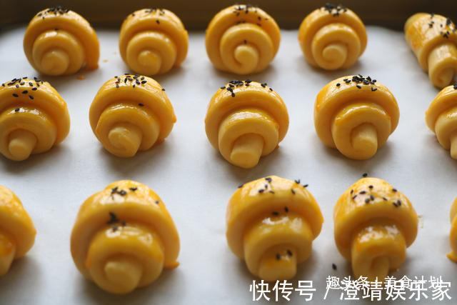 包子|普通面粉加2个鸡蛋做的小面包,松松软软,比包子馒头好看更好吃