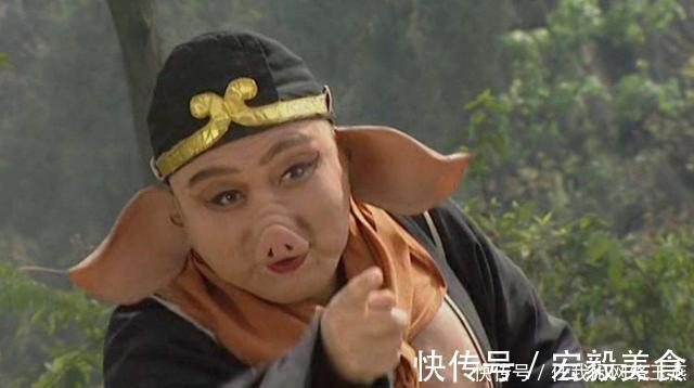 老师@学生出上联“八戒洗澡,猪下水”调侃胖老师,谁知老师的下联更牛