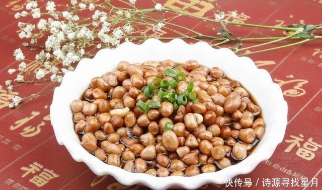 花生米|清炒花生米吃起来要酥脆，能掌握这5种技巧，炒出来的花生米好吃