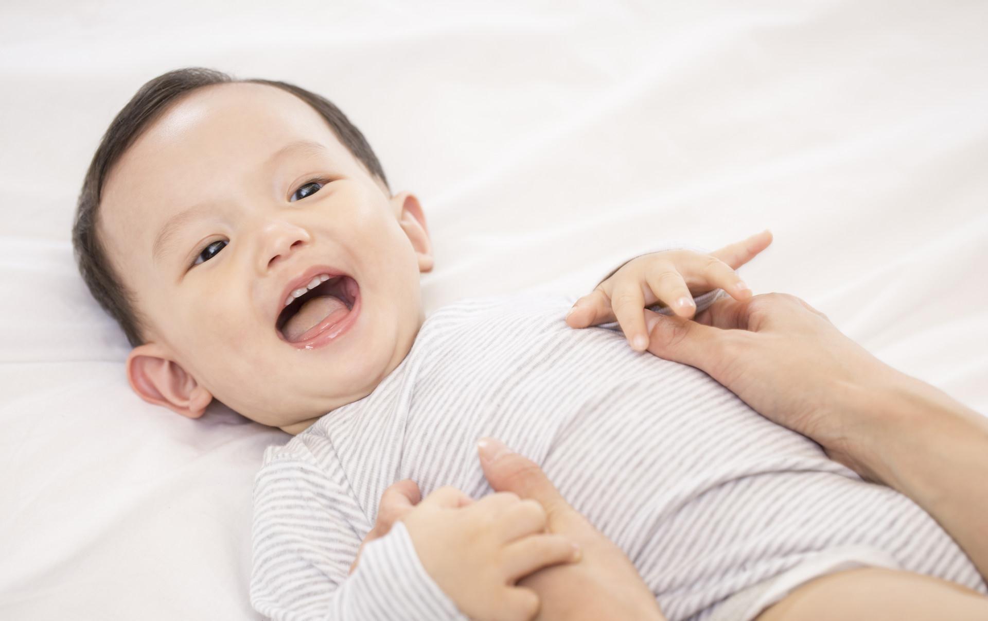 小觉|婴儿小觉短、哄睡难,家长做到“3管3不管”,轻松改善白天睡眠