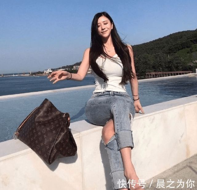身材|韩国女模被称真人版“海贼王女帝”，看到身材后，网友：好羡慕啊