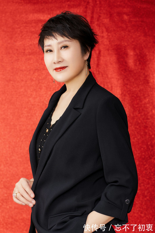 张凯丽的综艺之旅:《欢唱大篷车》的老戏骨,女性角色的教科书