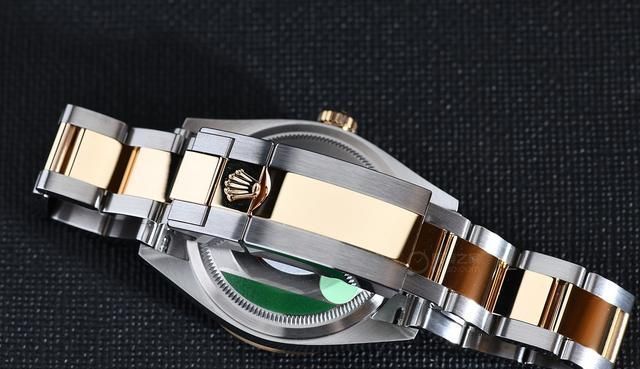 腕表|城市中的探险家 品鉴劳力士蚝式恒动探险家间金款