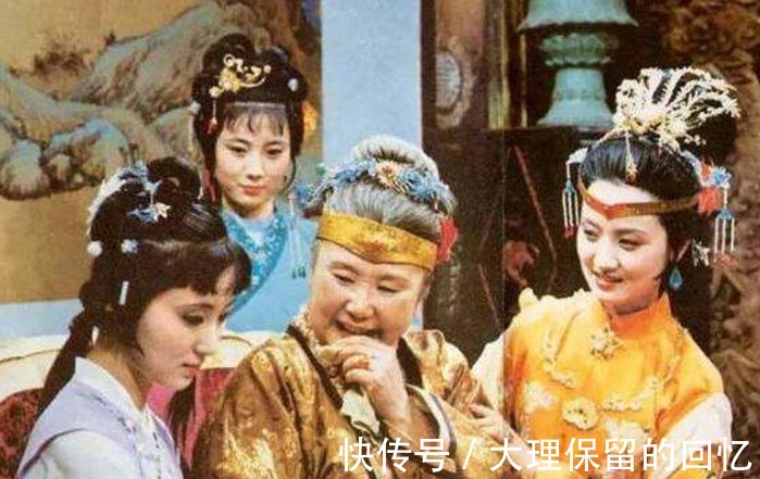 姨娘!在红楼中熙凤隔着窗大骂姨娘,其实这是出自善意的提醒,你知道吗!