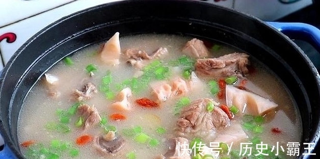 炖排骨汤|买排骨时怎么挑选？别只看肉多肉少，记住3招，容易买到好排骨