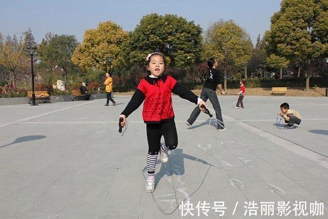 高智商|常把这几句话挂嘴边的孩子,情商一般都很高,你家孩子有吗