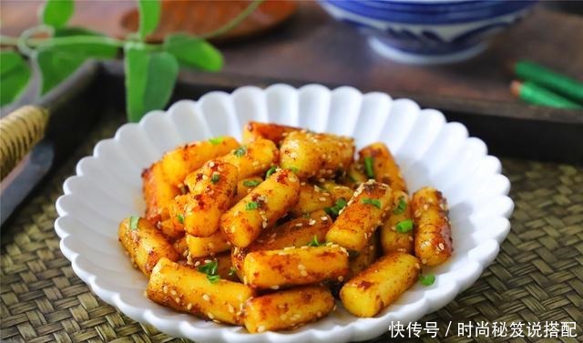 炒年糕|家常炒年糕,炒前多加一步,年糕软糯Q弹,入味好吃还不粘锅