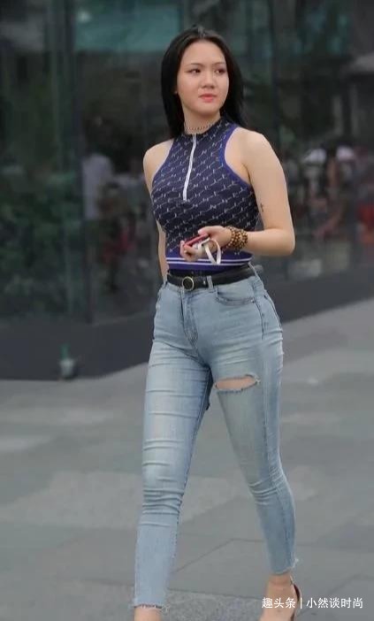 破洞牛仔裤 白白微胖的姐姐笑容太甜了,领她回家绝对有面子,长辈们的最爱