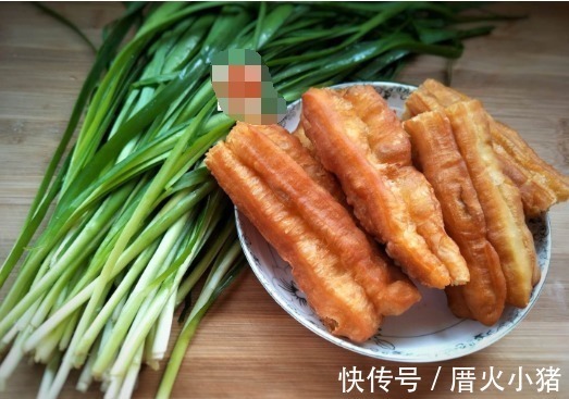 韭菜饺子|韭菜饺子，怪不得不鲜香，全靠它来提味，胜过肉馅，不知道可惜了