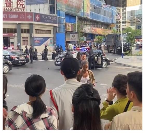 非常突然|廣東珠海：任達(dá)華拉紅線拍電影，鬢毛已經(jīng)白了不少，還有粉絲圍觀