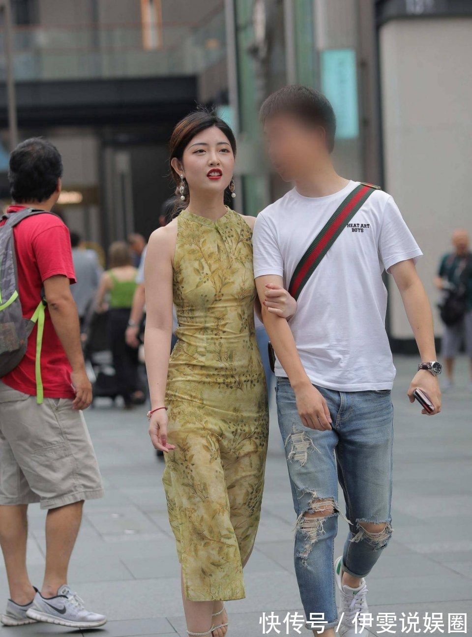 tips|开衩旗袍式连衣裙,凸显完美身材,领略成熟魅力范