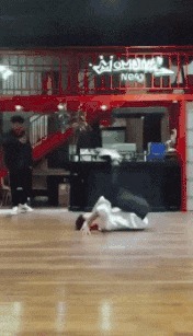 |搞笑GIF趣图:不要问我为什么,以后找女朋友一定要看素颜