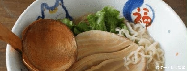 这款40元的泡面, 配料选用“它”代替牛肉, 这次康师傅真的输了!