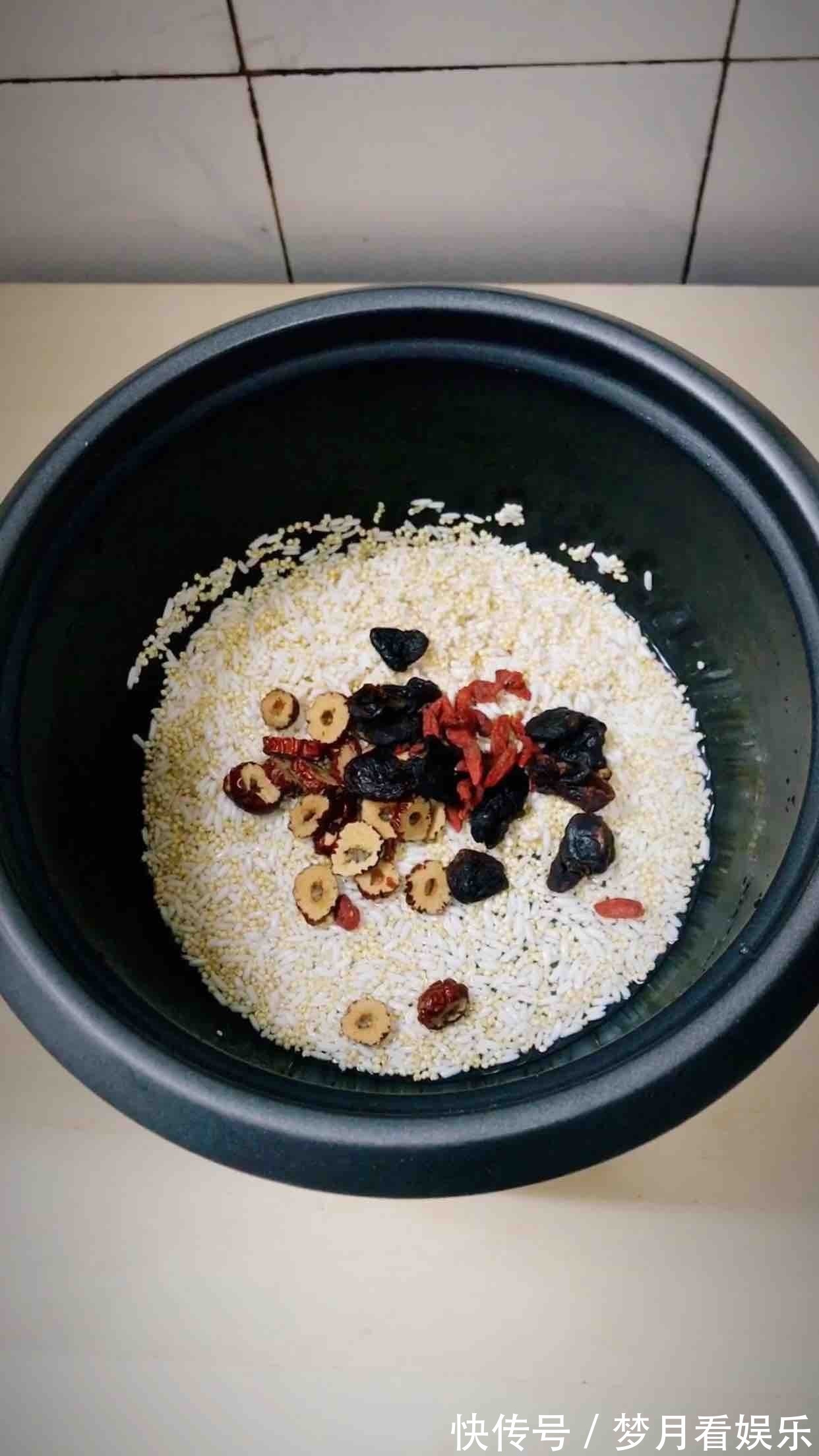 糯米|这粥坚持喝了2个月,白发少了,气色好了,闺蜜效仿也做给妈妈喝