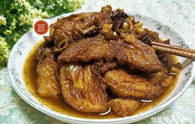 在家做茄子,我教你一招,不仅不吸油,味道比红烧肉还香!