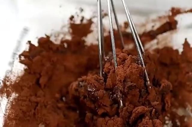 丝滑|分享一款形似果冻的冰蛋糕,软糯香甜,丝滑爽口,真是太美味了