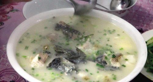 小宝宝|产后婆婆做的月子餐,我吃哭了,老公骂我矫情,体验一天后他哭了