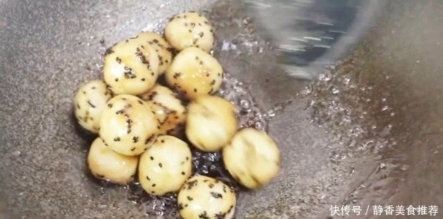 糯米粉开水一烫,两手一捏,自己一餐可以吃30个