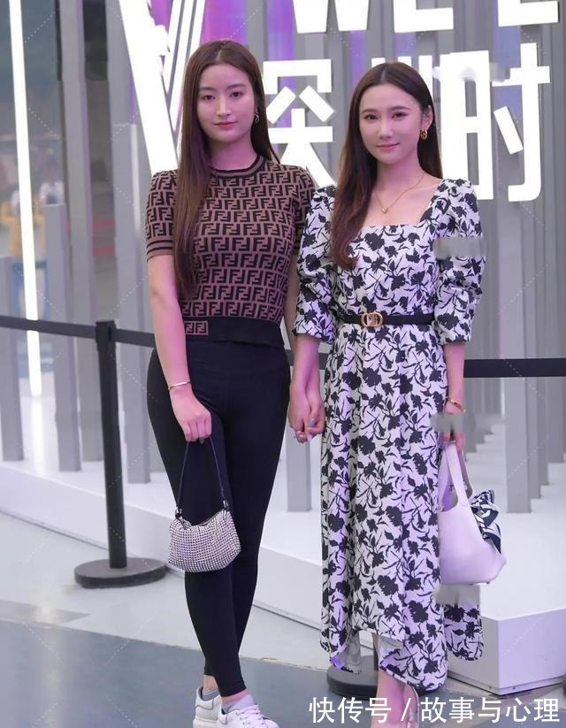 美女 “葫芦”身材的瑜伽裤美女,风格可简单休闲,魅力无穷!