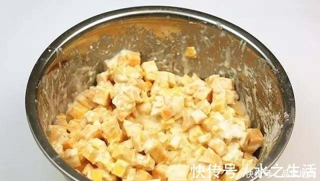 红薯|红薯别再烤着吃了,简单做个红薯饼,外酥里嫩,既是零食也是早餐