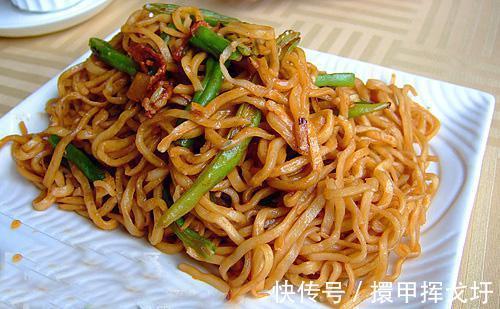 蒸面条很多人都做错了今天老厨师教你，保准蒸出来面条柔软好吃