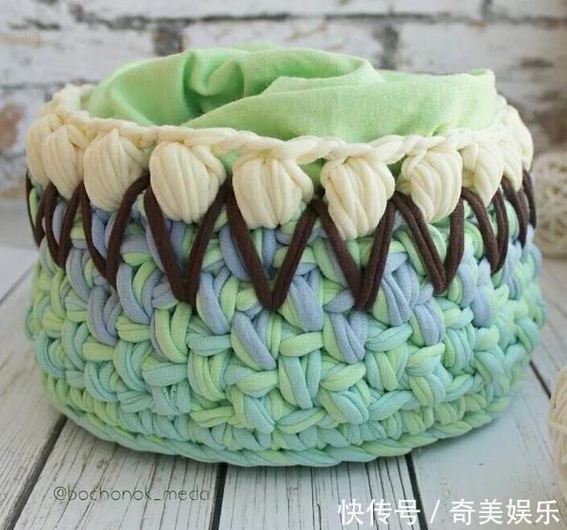 旧衣服剪几刀,制作布条线,拿来钩编收纳盒,非常实用!附教程