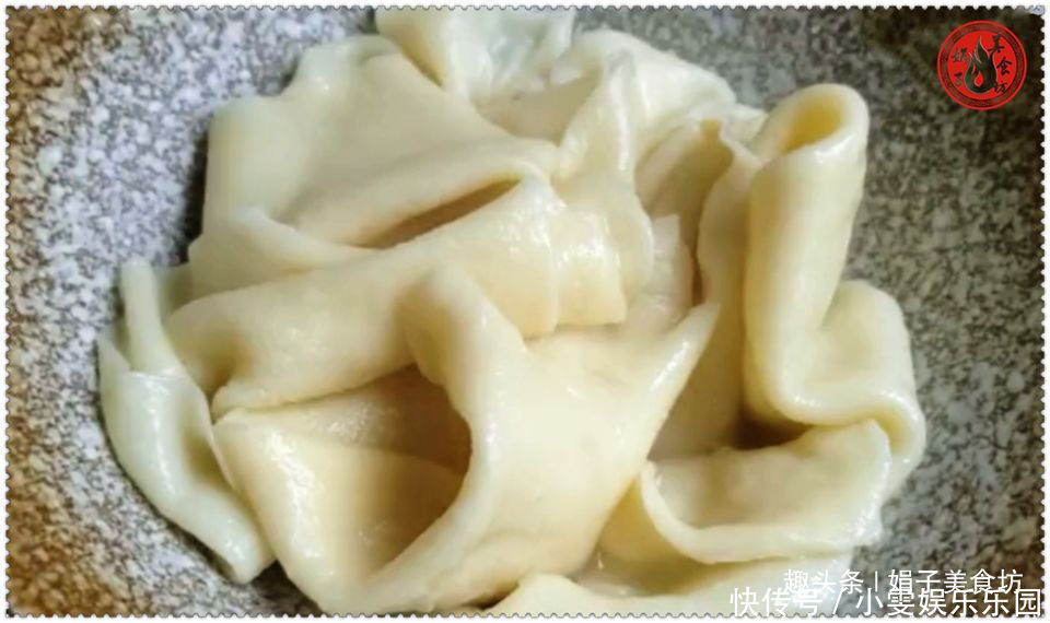 醒好的面|面粉的新吃法,不做包子不做饼,简单一做,我家早餐常吃它