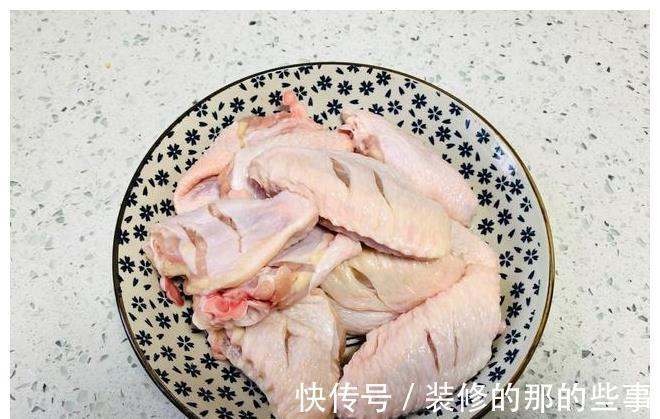 面包糠|炸鸡翅时，脆皮糊如何调制？牢记这3个小技巧，不放面包糠也酥脆