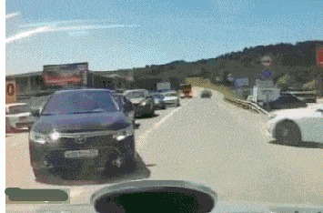 |搞笑GIF:土豪的新娘就是霸气,人家卖的是黄金萌啊