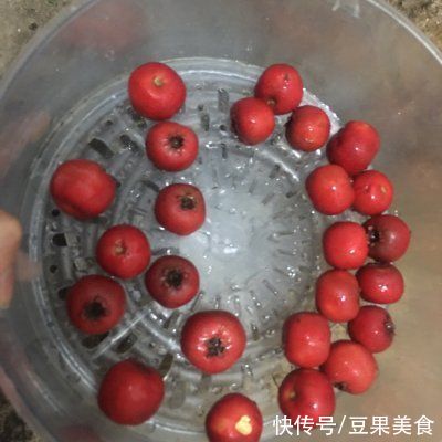  这道冰糖葫芦到底是谁发明的，我吃了半碗都不解谗