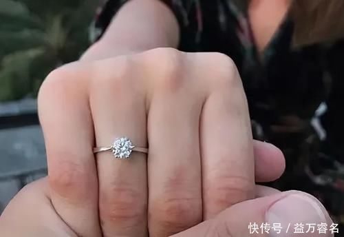 钻戒|买不起不能看吗？看完人家的订婚戒指，偷偷哭了一个晚上