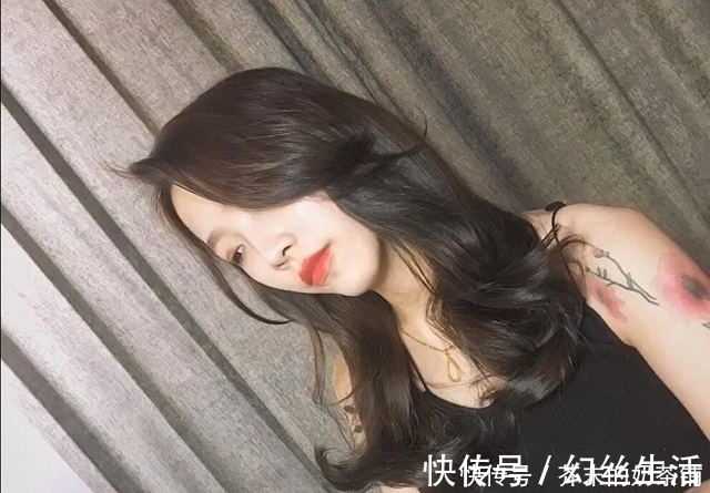 气质|女人35左右头发过肩,烫卷更合适,!有了气质,多了魅力