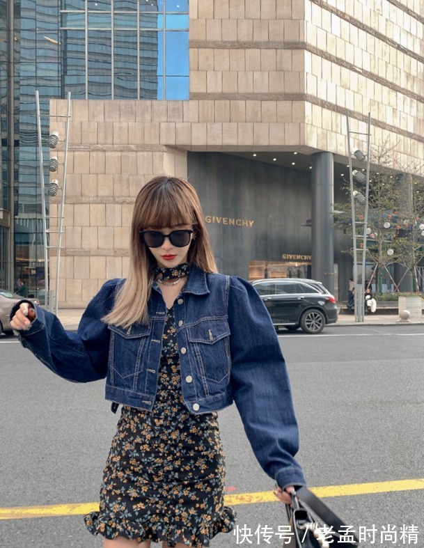 牛仔裙 牛仔单品怎么搭?搭对了大方减龄